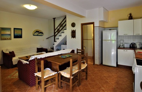 Nikita Cottage | Zennova #23 Nikiti Family Green Nest