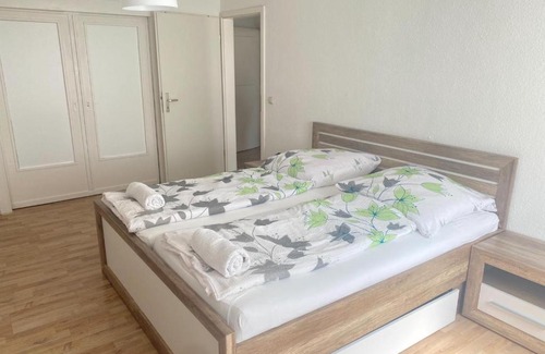 Lubeck City Centre Apartment | Zentrale 2-Zimmer Wohnung in Altstadt & Bahnhofsnähe (überdachte Gartenterasse)