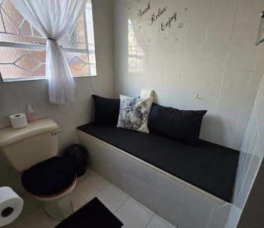 Boksburg House | Zhantique Guest House 2- Unit 2