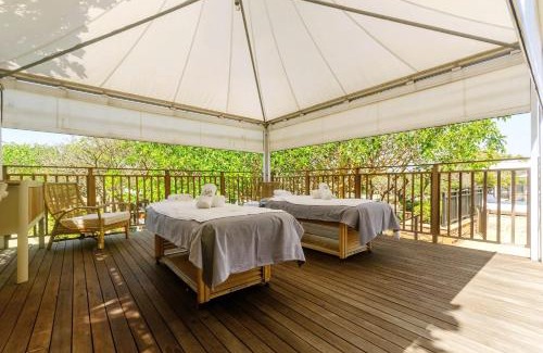 Port Zimbali Apartment | Zimbali condo family room 9