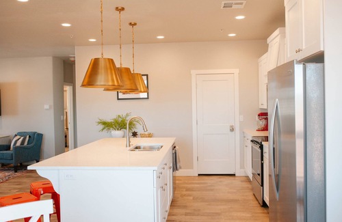 Washington Fields Condo | 🏜️Zion Desert🏜️ - Dynamic Desert Retreat | POOL IS OPEN!