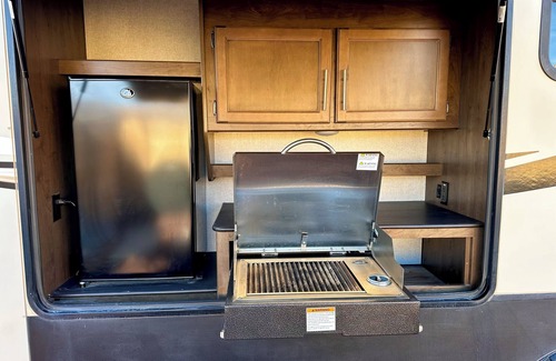 Hildale RV Rental | Zion Mountain Glamping Trailer