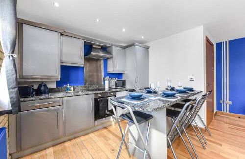 Cathedrals Apartment | Zone 1, Family Friendly, 2 Beds, Central London