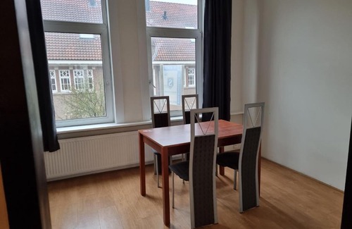 Charlois Apartment | Zonne Maximiliaanstraat