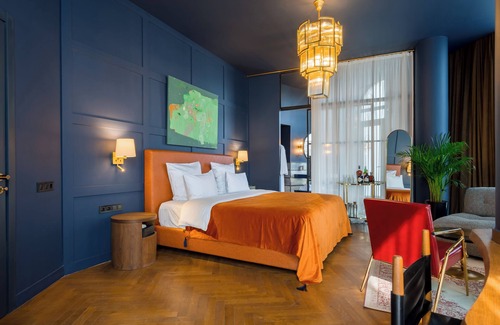 Tbilisi City Centre Hotel | Zorba&Bond Hotel on the 8th