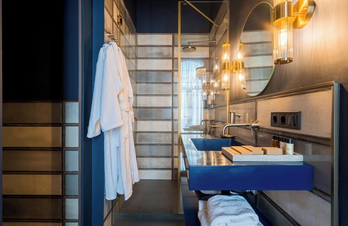 Tbilisi City Centre Hotel | Zorba&Bond Hotel on the 8th