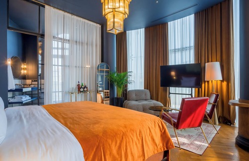 Tbilisi City Centre Hotel | Zorba&Bond Hotel on the 8th