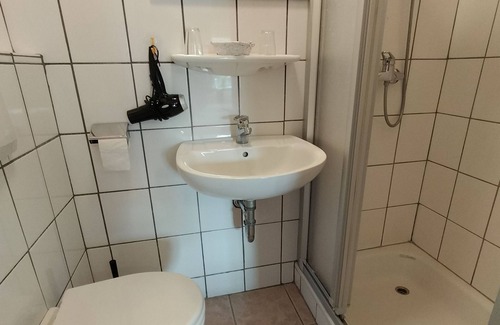 Kolonie Veenhusen Cottage | Zu den Linden - DZ Nr. 8 - Gasthof zu den Linden, 61225