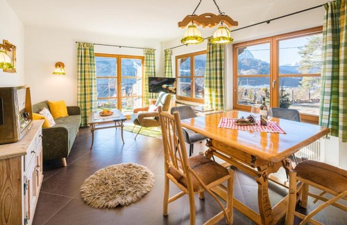 Garmisch-Partenkirchen House | Zur Schönen Aussicht Hotel garni