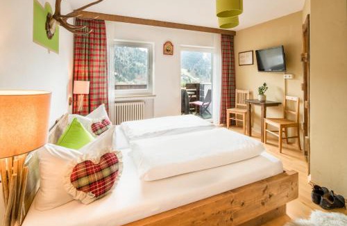 Garmisch-Partenkirchen House | Zur Schönen Aussicht Hotel garni