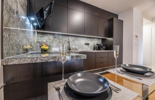 Nivy Apartment | ZWIRN CITY Centre apt, 2 Parking Space, Business&Pleasure