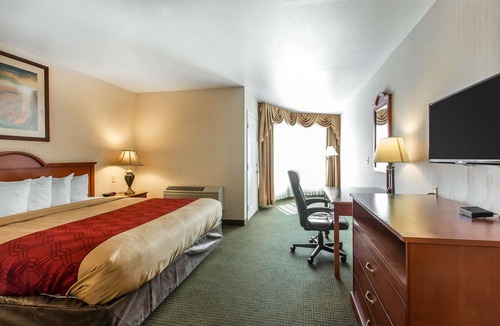 La Sierra Hotel | Econo Lodge Inn & Suites Riverside - Corona