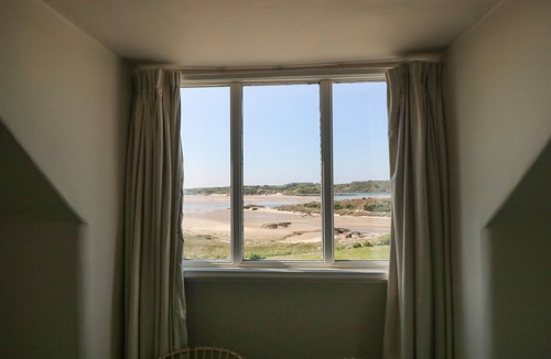 Caergeiliog Cottage | Wig Carna