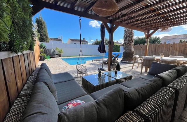 Élégante Villa Avec Piscine à Deux pas de la mer