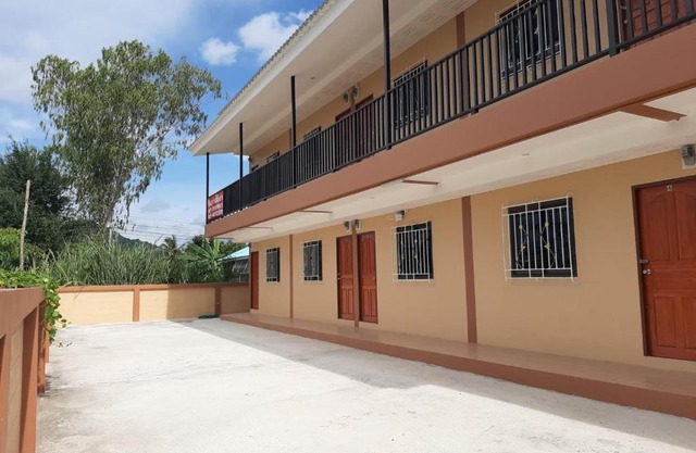 รุ่งเรืองอพาร์ตเม้นท์ Rungruang Apartment
