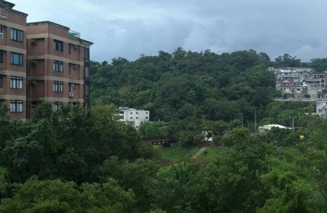 台北近郊鬧中取靜的好地方（內湖雅房)Nature beside Taipei City