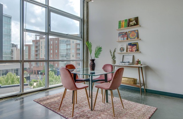 0.7 Miles From Broadway! Gulch Neighborhood!