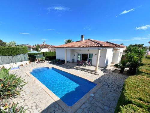 0533 Villa Laura