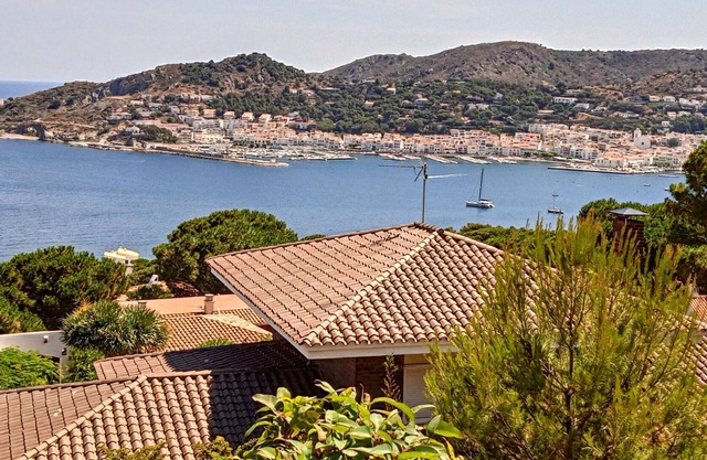 072 House with 4 bedrooms and very nice sea views
