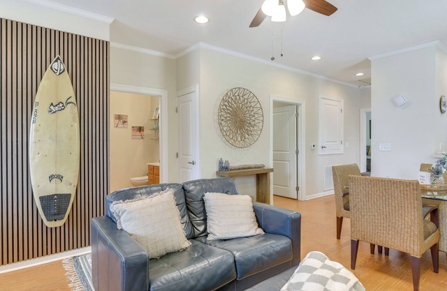 1/2 Mi to Galveston Beach Seawall: Retreat w/ Pool