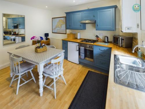 1 Bakery Cottages - Beer