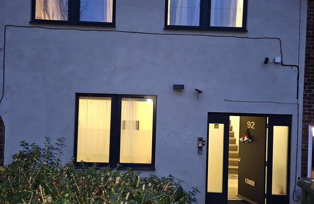 1 Bed Flat - Sleeps 2 - Parking - Garden
