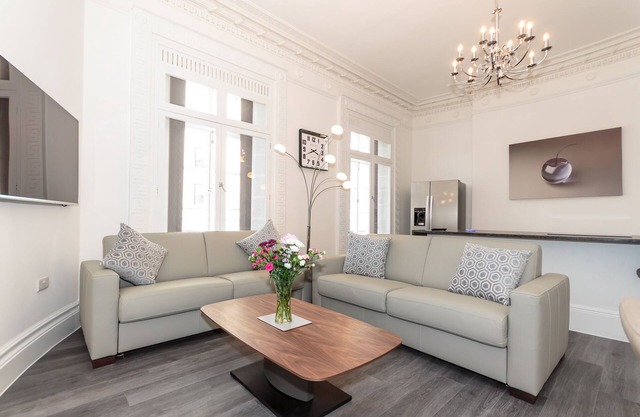 1 Bed- The Windsor Suite