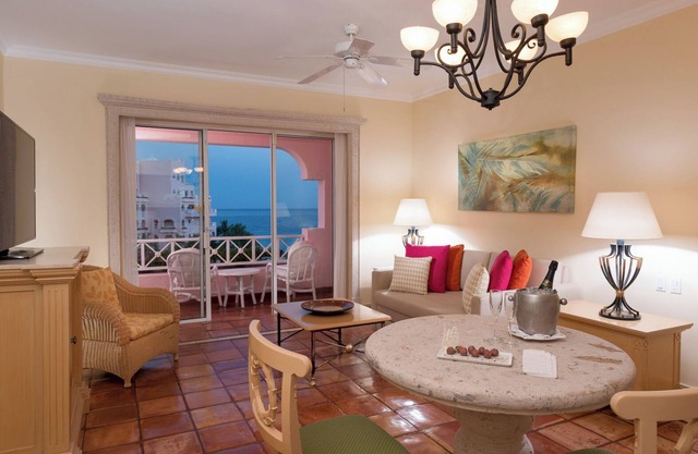 1 bedroom, 2 bath unit sleeps 6. Ocean view w/patio. 11/24-12/01 Thanksgiving