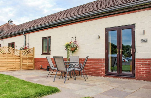 1 bedroom accommodation in Hatfield Woodhouse, Nr. Doncaster