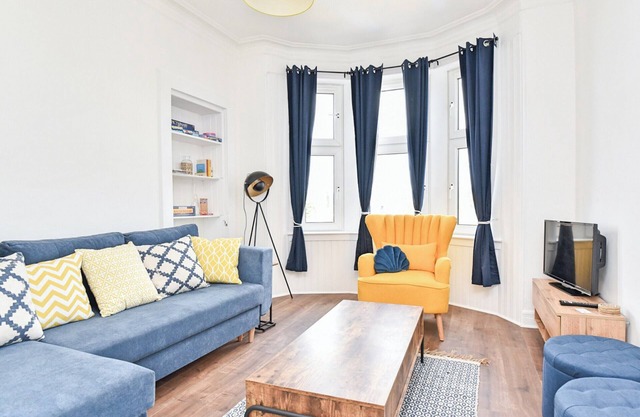 1 bedroom accommodation in Helensburgh