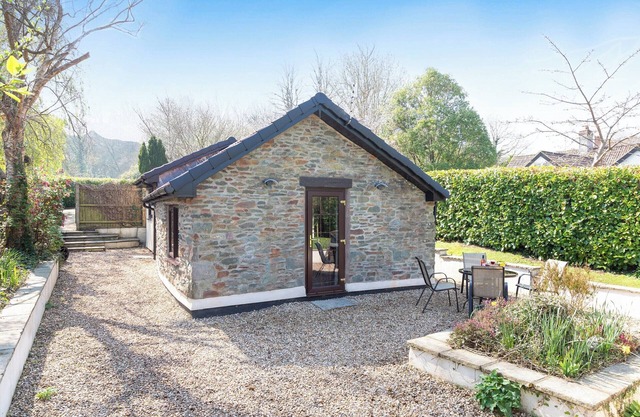 1 bedroom accommodation in Aley, Over Stowey