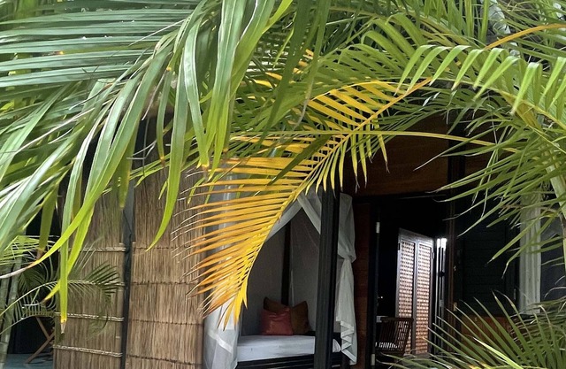 1 Bedroom Bali style studio suite on lush property in English Harbour!