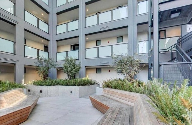 1 Bedroom Condo L-559801 by Houzlet