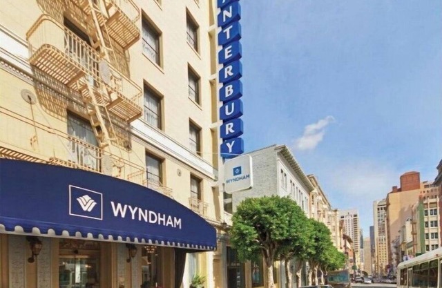1 bedroom deluxe suite at Club Wyndham Canterbury, San Francisco