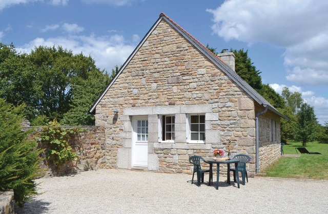 1 bedroom gorgeous home in Tregunc