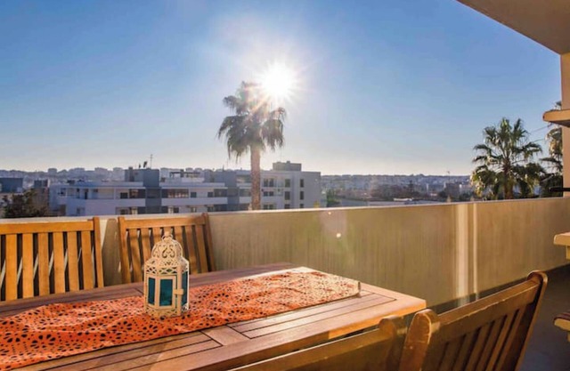1 Bedroom Large Balcony OceanView & BBQ in Lagos