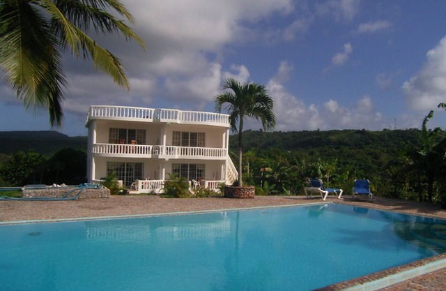1 bedroom studio apartment with living room, kitchen, terrace, garden and pool