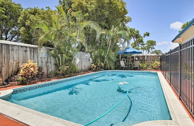 1 bedroom Villa with a private patio and shared Pool