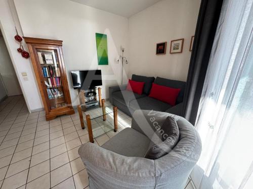 1 CHAMBRES, PKG, A MI CHEMIN ENTRE PLAGES ET CENTRE HISTORIQUE