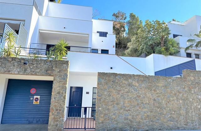 160-Beautiful house with sea view and small pool for relax