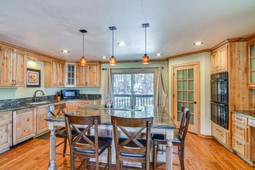 1 Mi to Ski Resort South Lake Tahoe Townhome