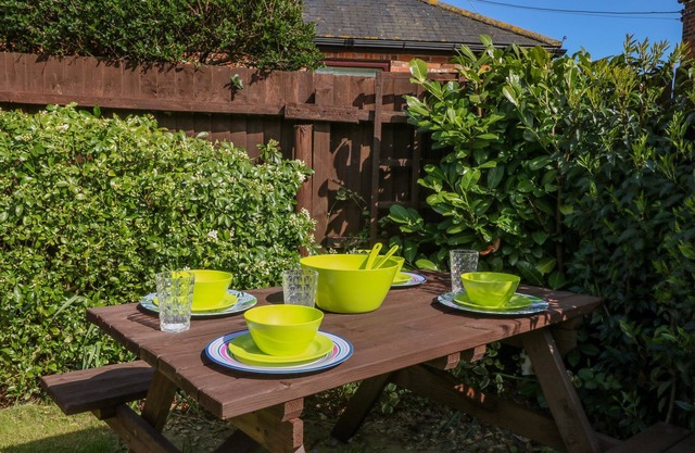 1 Pines Farm Cottages