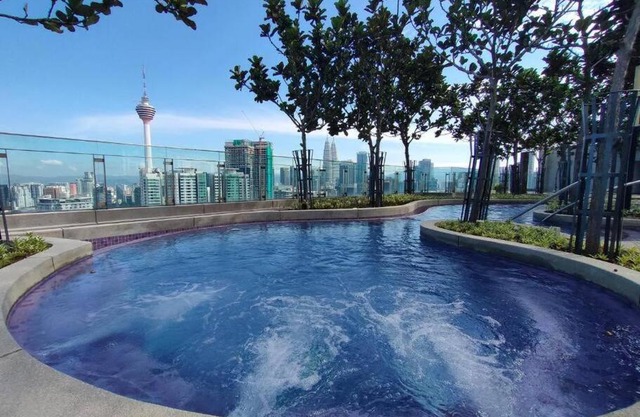 1 Room 1 Bathroom The Robertson KLCC