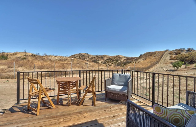 10 Acres Near Wineries: Pool, View, Dog-friendly, BBQ - Green Cabin by Ranch Life Getaway