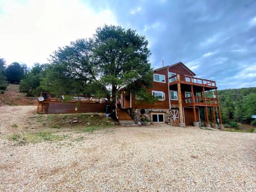 10 Acres Private 3story Royal Gorge retreat