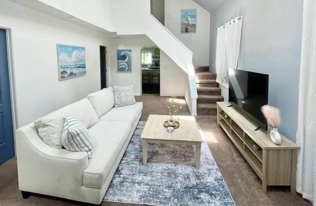 10 min to Speedway! Large Home, Desirable Area!