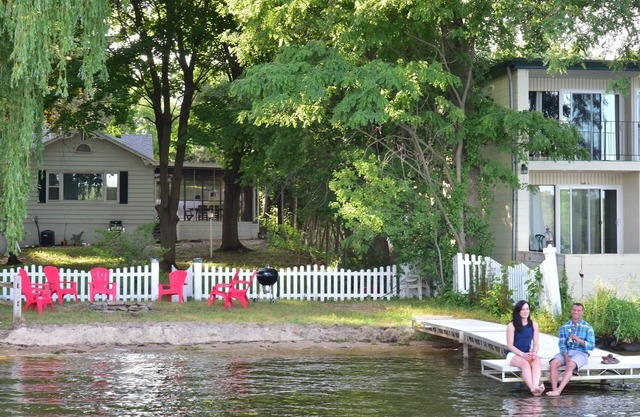 10 person Lakefront Villa