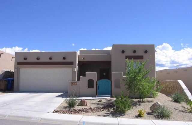 10 yr. old single story 1505sf. 2 bedroom home overlooking Organ Mtns