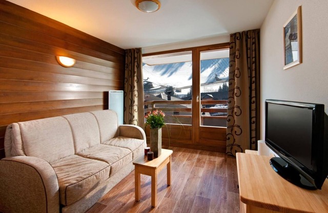 100m from shops, fitness, swimming pool, terrace, balcony, tv, 38m², Les Saisies