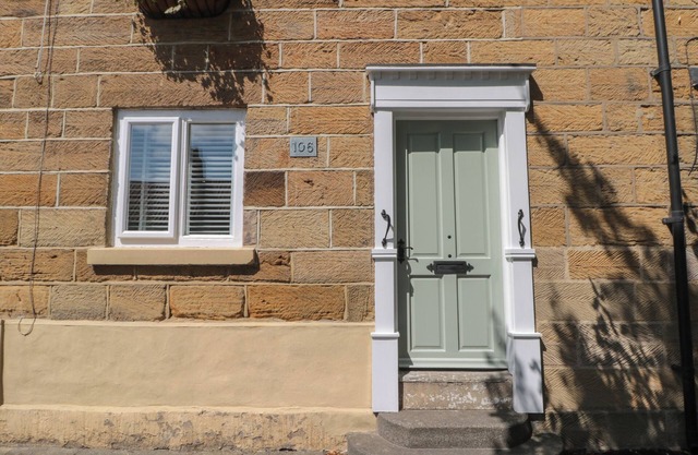 106 WESTGATE, pet friendly, with open fire in Guisborough